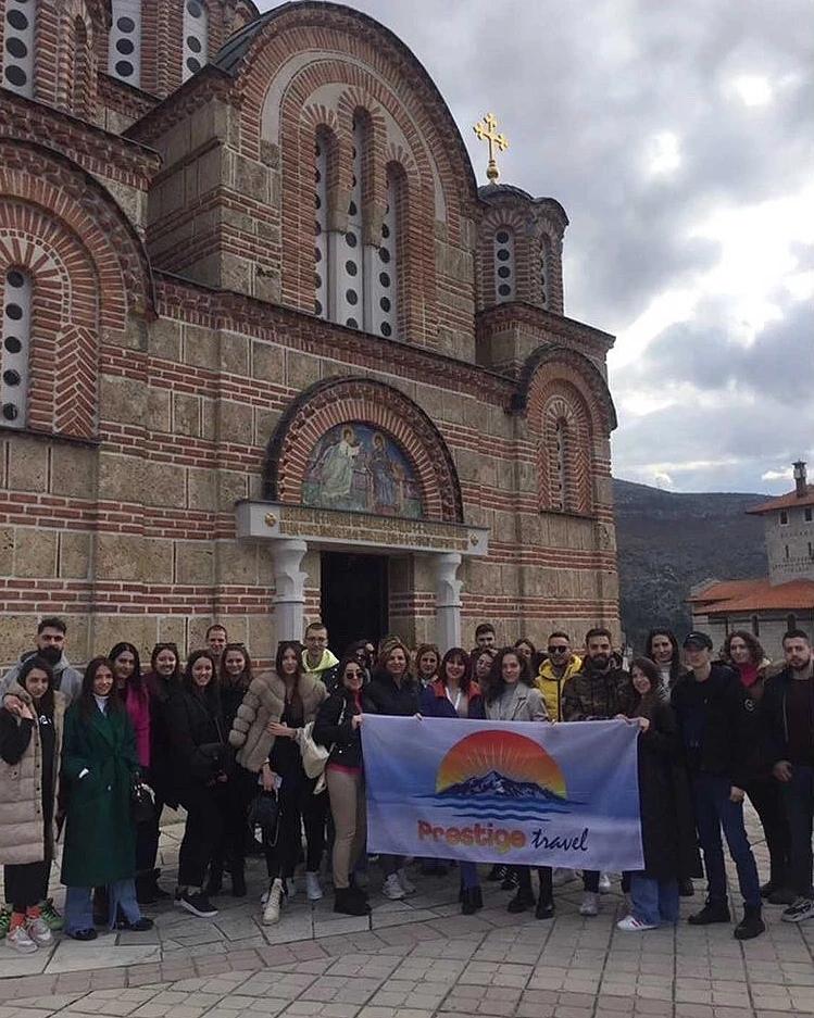 Turisti iz Crne Gore na organizovanoj turi manastir Ostrog Prestige Travel